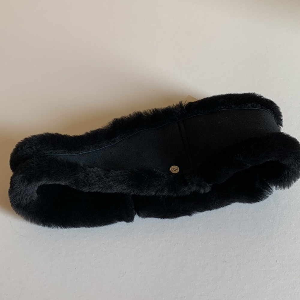 UGG Reversible Leather & Shearling Headband - Picture 4 of 9